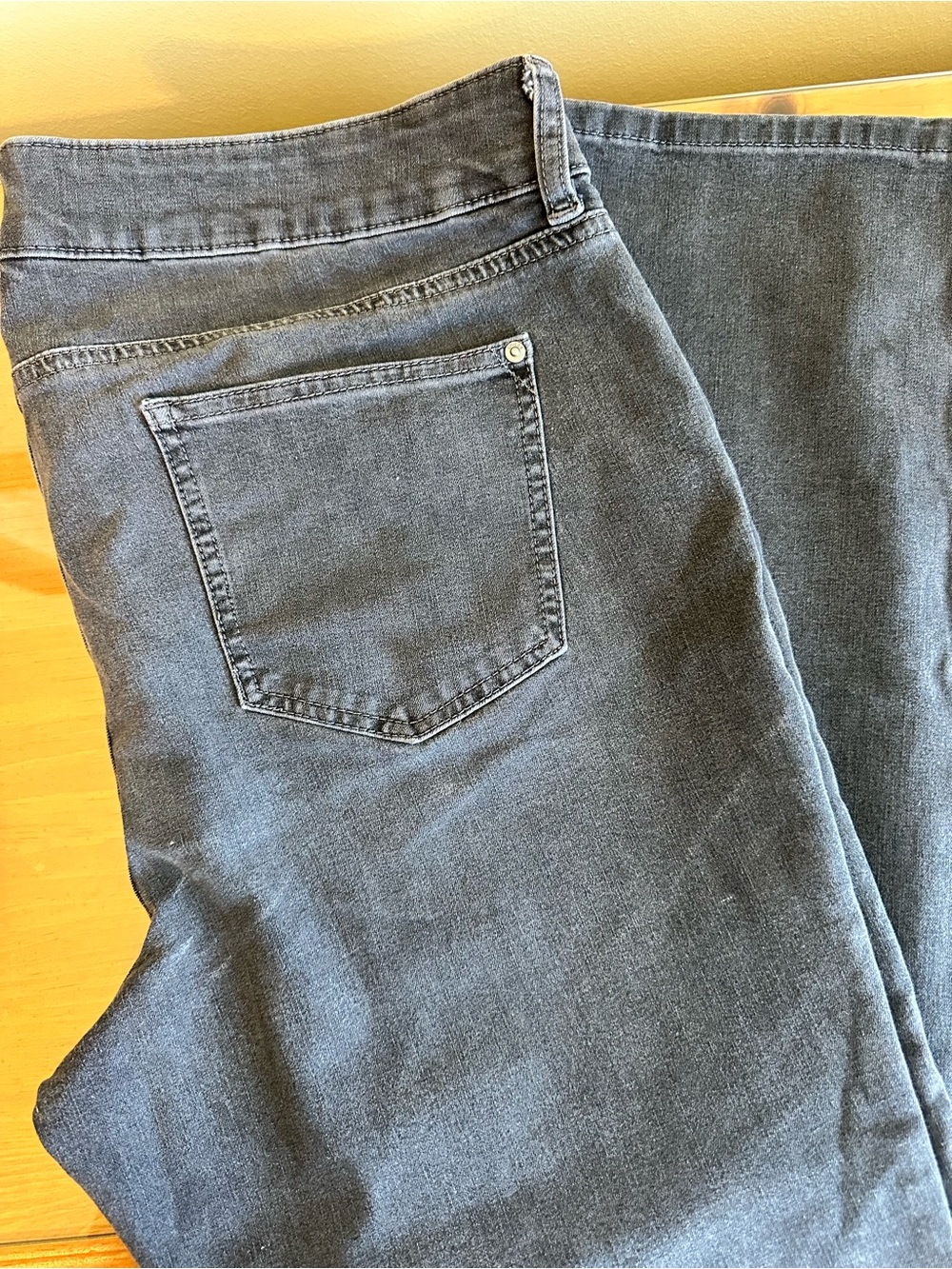Chico’s Dark Gray Straight-Leg Jeans size 2.5